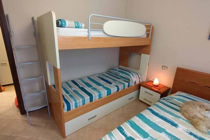 Ganze Wohnung, Zweizimmerwohnung mit fantastischem Blick auf Gaino am Gardasee in Toscolano-Maderno, Gardasee-Berge