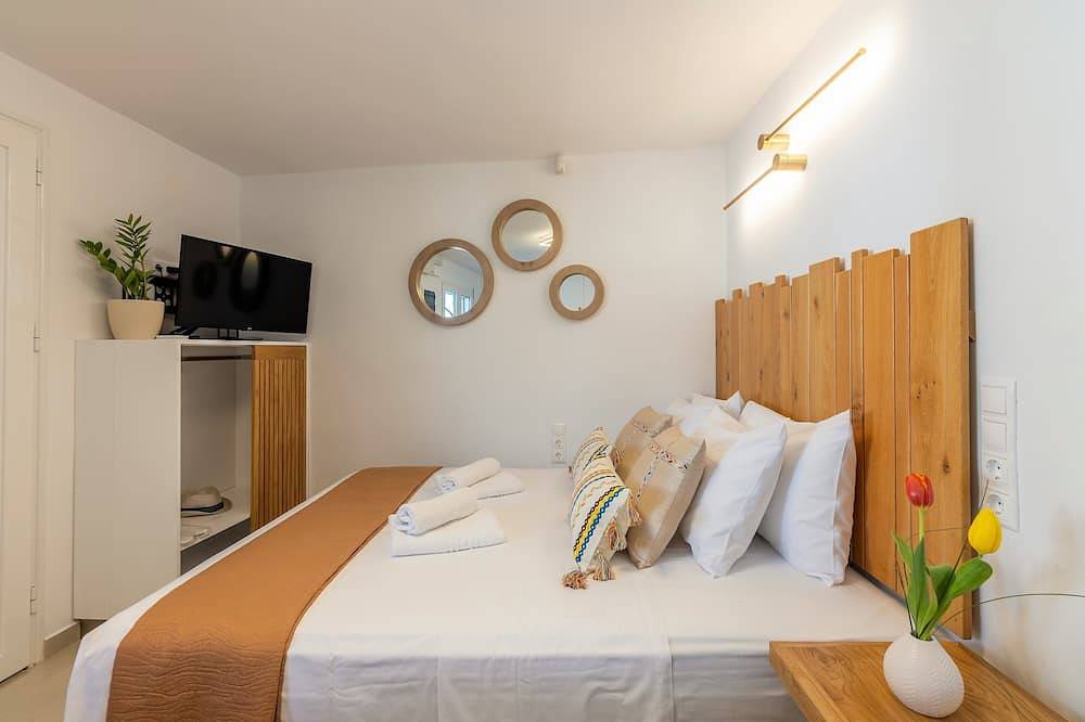 Ganze Wohnung, Konstantinos luxury suite, with hot tub, 2 min from the beach! in Koutsouras, Lasithi