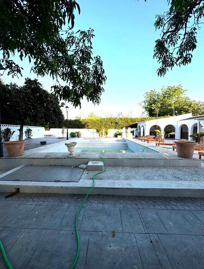 Casa rural para 7 personas, con jardín además de vistas y piscina, Se admiten mascotas en Cabra - 3