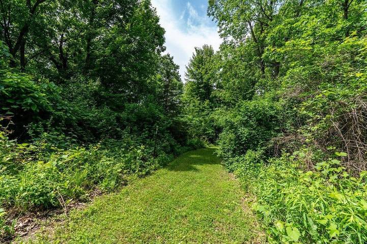 Vacation rental for 2 people, with pool and terrace as well as yard, with pets in Wisconsin