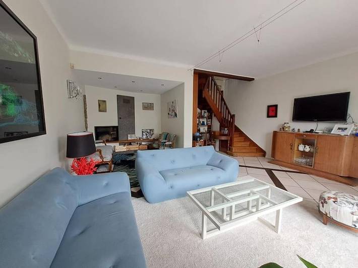 Location de vacances pour 8 personnes, avec piscine ainsi que vue et jardin à Francheville - 3