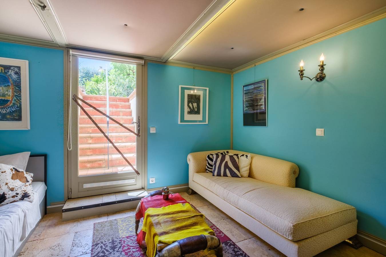 Gästezimmer „Cocteau“ mit geteilter Terrasse, Wlan und Klimaanlage in Menton, Mittelmeerküste (Frankreich)