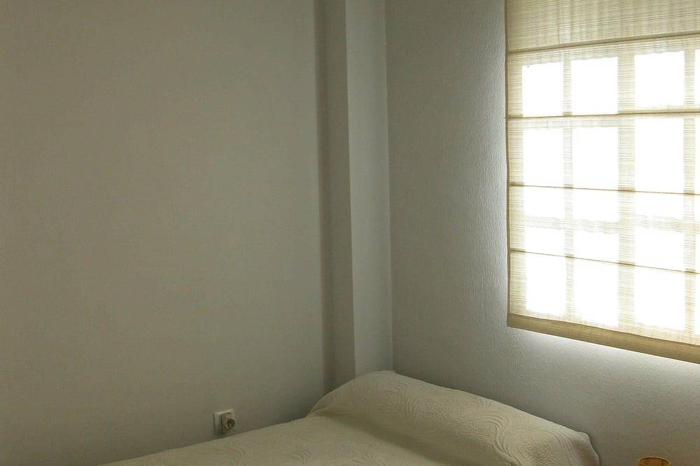 Villa with private tropical garden of 600 m².  Swimming pool and tennis in Los Pinos (Almunecar), Almuñecar