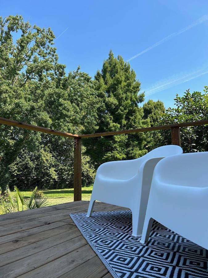 Gîte pour 2 personnes, avec piscine ainsi que vue et jardin à Josse - 4