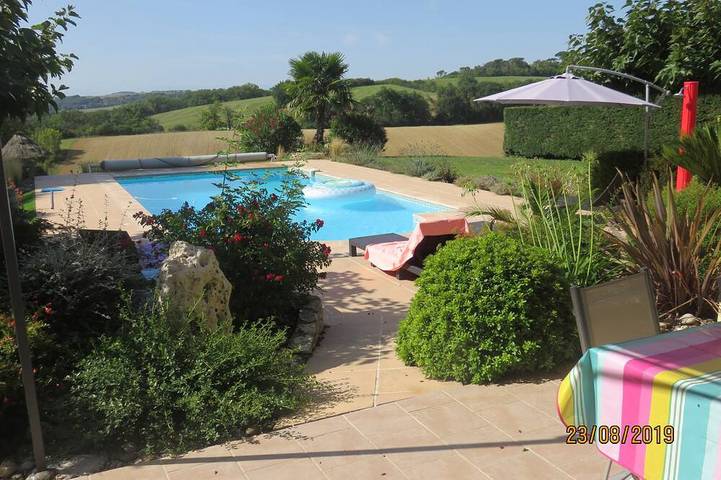 Location de vacances pour 6 personnes, avec jardin et terrasse à Montestruc-sur-Gers