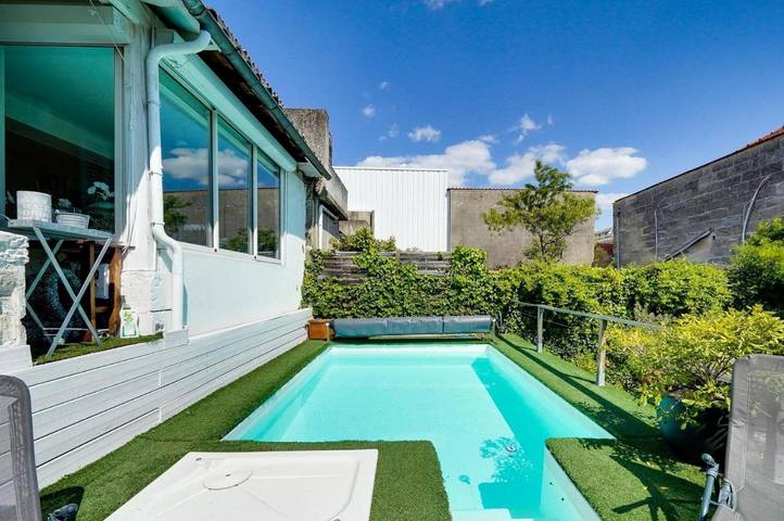 Maison d’hôte pour 6 personnes, avec terrasse ainsi que jardin et piscine dans Patinoire Meriadeck