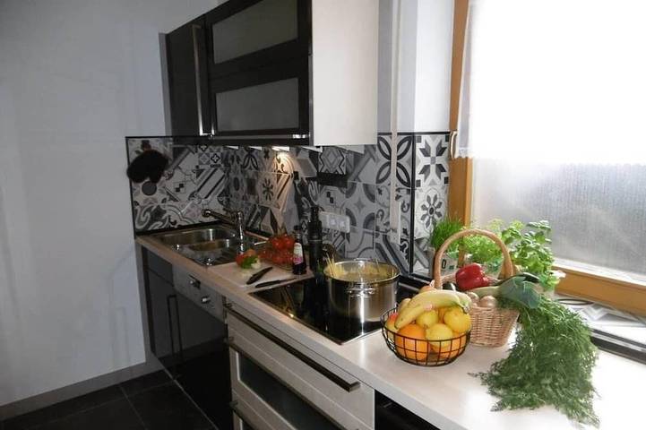 Ferienwohnung für 5 Personen, mit Balkon und Whirlpool sowie Garten und Sauna