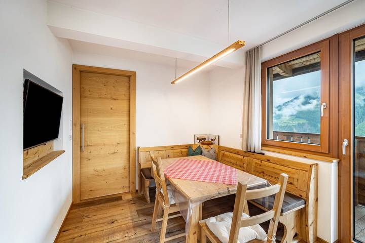 Ganze Wohnung, Ferienwohnung 'Mountainfarm Innertrein Natur' mit Bergblick, Gemeinschaftsgarten und Wi-Fi in Hohe Tauern, Ahrntal