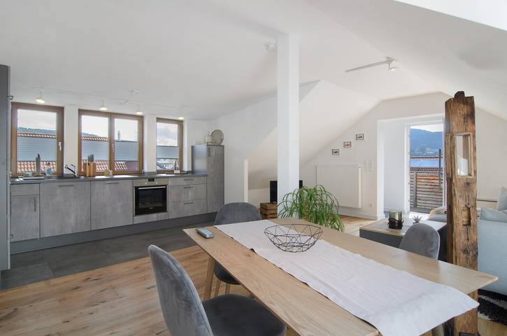Hel lejlighed, Apartment 'Beautiful Holiday Home with Free Wi-Fi', Mountain View, Ac, and Balcony in Mühlheim an der Donau, Landkreis Tuttlingen
