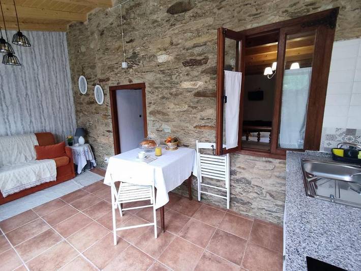 Casa rural para 2 personas, con vistas y terraza además de jardín y piscina en Provincia de La Coruña - 4