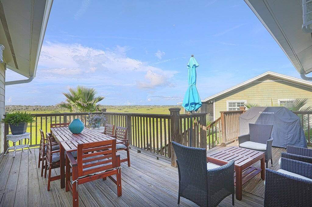 Spacious Home, Steps to the Beach w/ Marsh Views in Vilano Beach, St. Johns County
