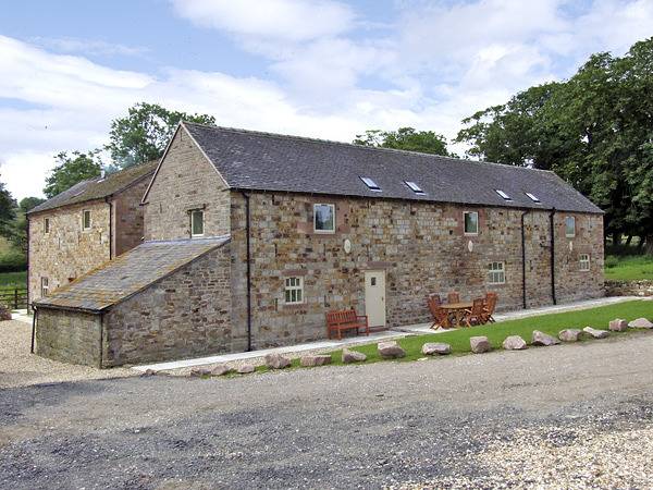 Cottage for 14 people, with view and garden in Peak District