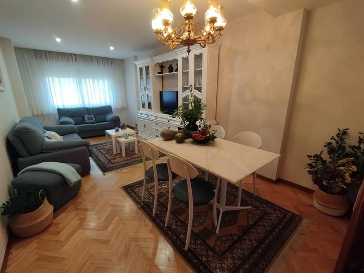 Apartamento para 7 personas, con Balcón y Vistas en Allariz