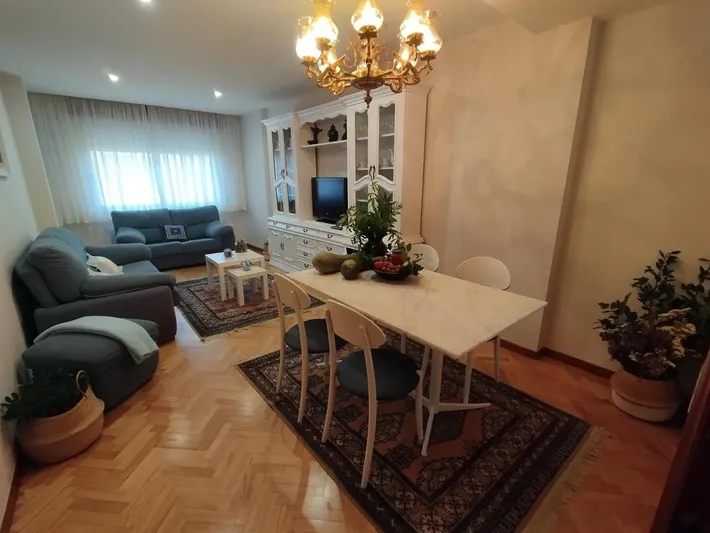 Apartamento de vacaciones para 7 personas, con vistas y balcón - 1
