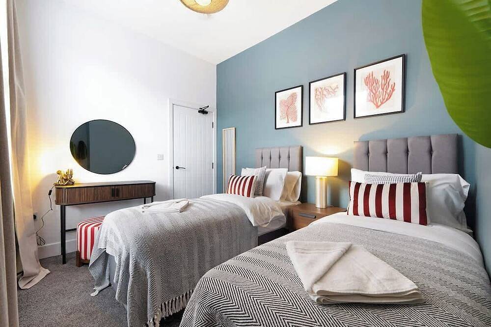 Entire apartment, High-Spec Hartlepool 3Br Apartment | Sleeps 5 by Stay With Us in Hartlepool