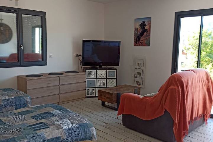 Location de vacances pour 2 personnes, avec jardin et terrasse, animaux acceptés à Hérépian - 2