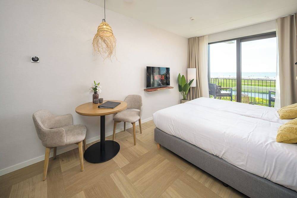 Ganze Wohnung, Kompaktes, luxuriöses Studio direkt am Ijsselmeer. Mit privatem Balkon oder Terrasse, toller Aussicht und allem für zwei Personen. in Workum, Ijsselmeer