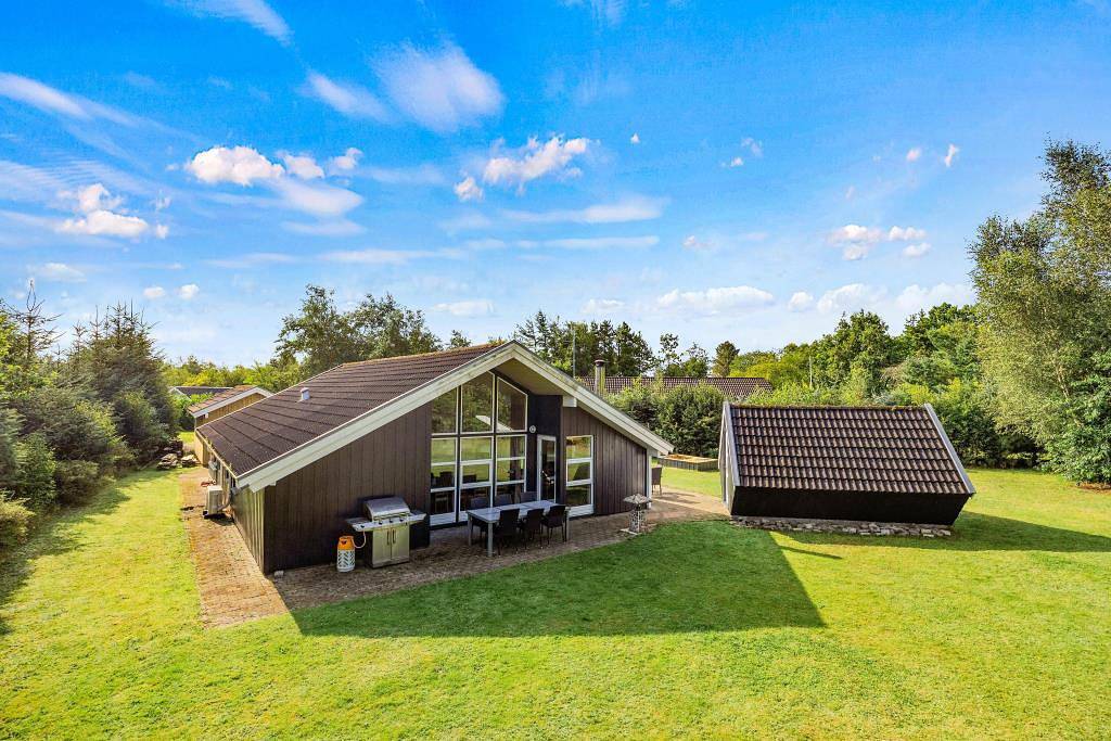 Activity holiday home in Jegum Ferieland with sauna and spa in Jegum, Región de Varde