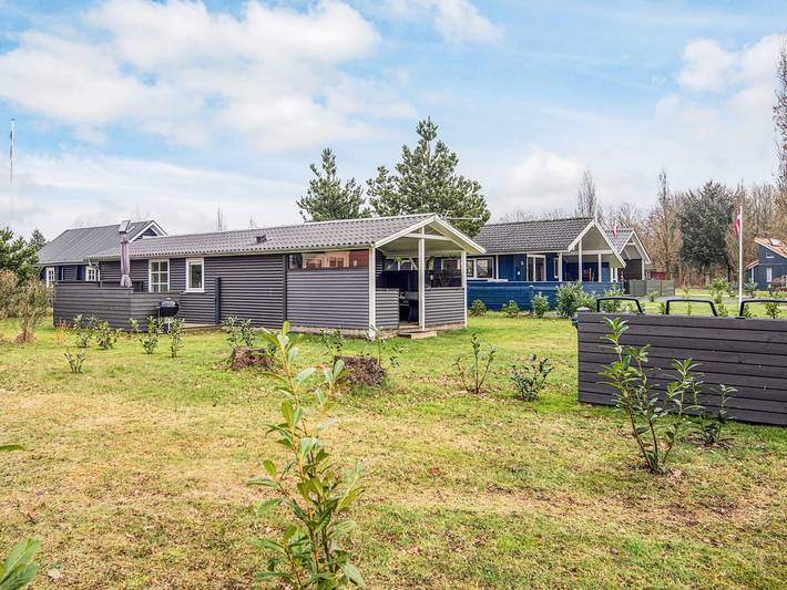 Ferieudlejning for 4 personer, med Have i Vejen