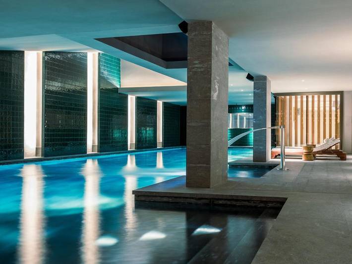 Hôtel pour 2 personnes, avec sauna ainsi que piscine et terrasse