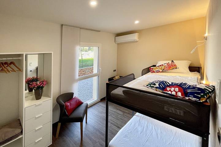 Gîte pour 5 personnes, avec jardin dans Plage Du Capelan Bandol - 4