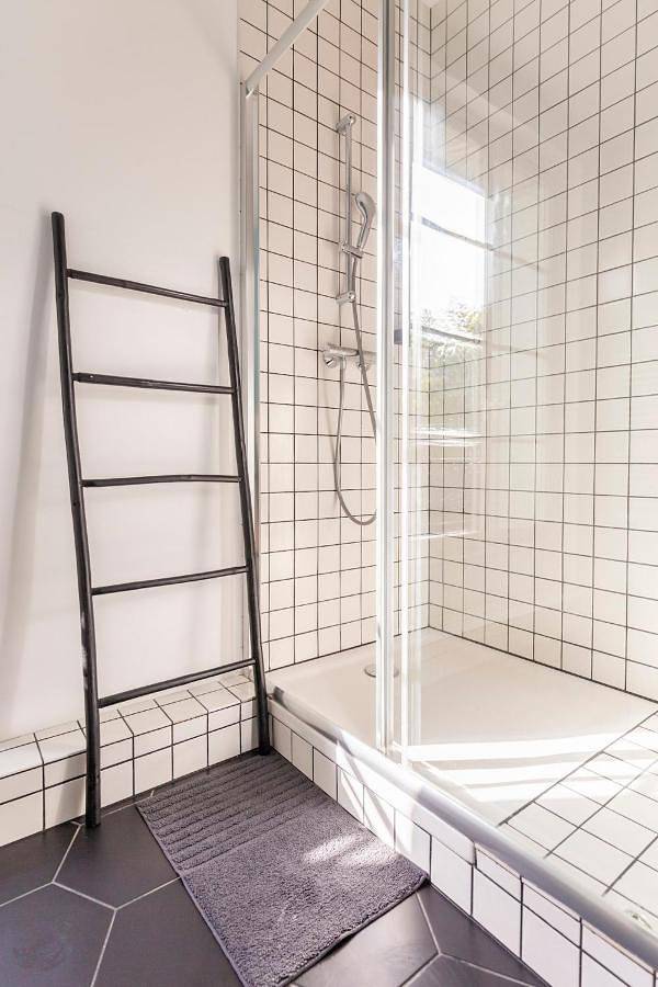 Location de vacances pour 24 personnes, avec piscine et jardin, adapté aux familles à Chennevières-sur-Marne - 3