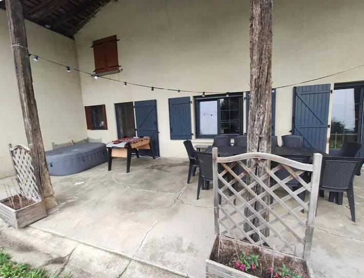 Appartement de vacances pour 5 personnes, avec terrasse ainsi que vue et jardin
