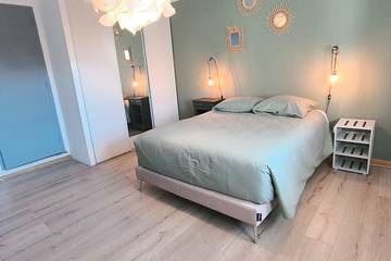 Location de vacances pour 7 personnes, avec terrasse, animaux acceptés à Volonne