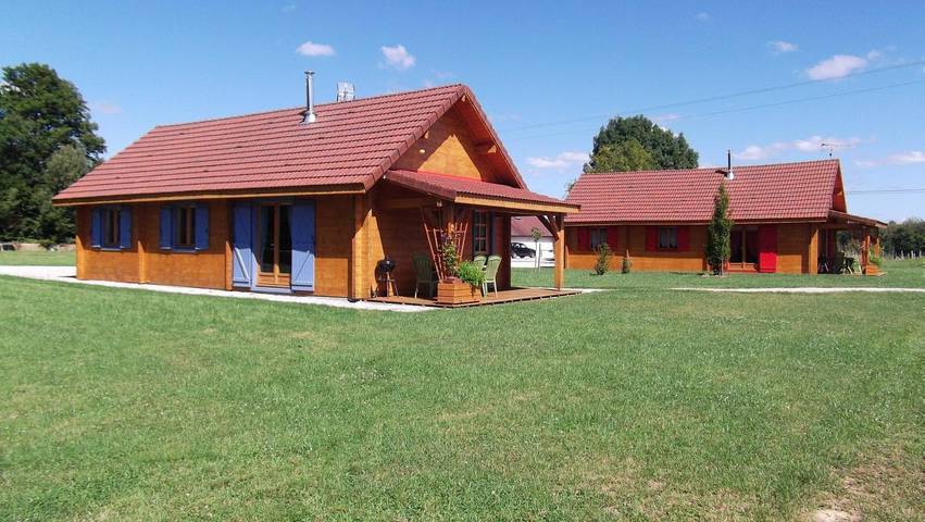 Gîte pour 6 personnes, avec Terrasse et Jardin ainsi que Piscine et Vue