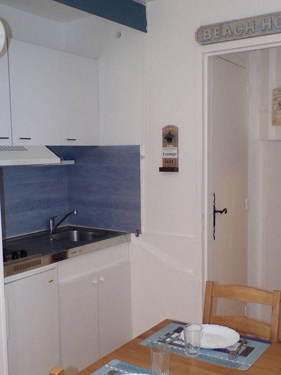 Appartement entier, Studio.Situation idéale.Port à 50m,plages 250m, Marseille à 20 km in Cassis, Parc national des Calanques