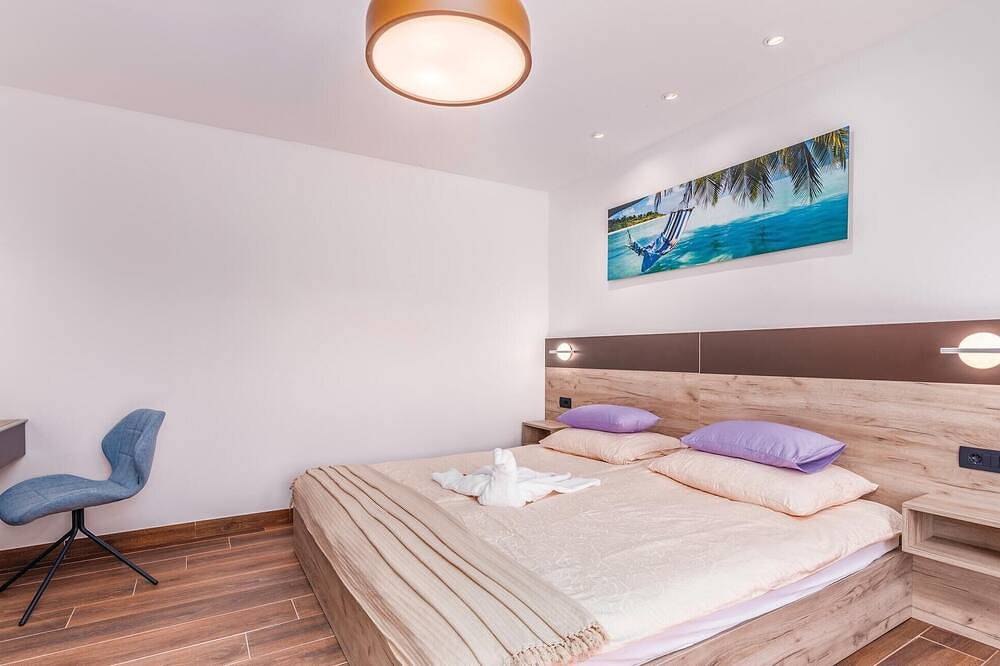 Beach front home in Krk in Pinezici, Krk