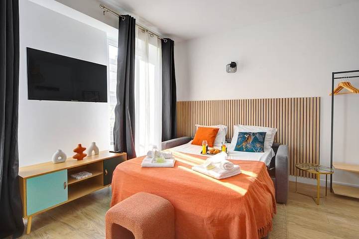 Ganze Wohnung, Tbs 132 - Stylish apartment with terrace in Bagnolet, Seine-Saint-Denis
