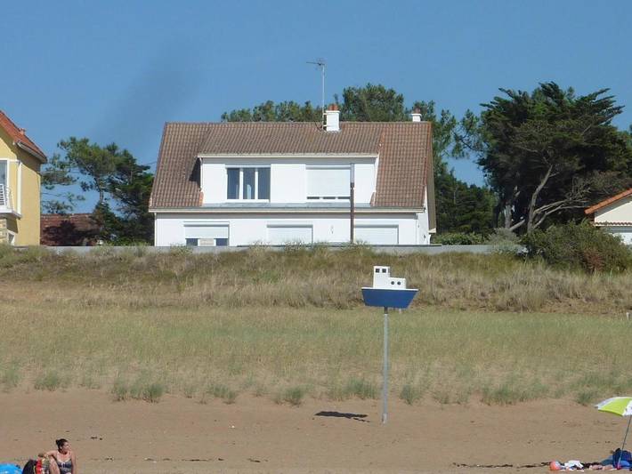 Location de vacances pour 2 personnes, avec vue ainsi que piscine et jardin dans Grande plage de Tharon - 4