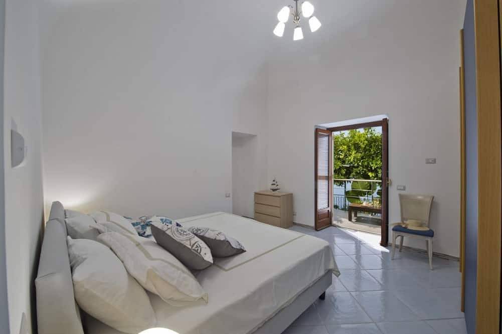 Casa Lisuccia nelle  verdi colline della Costiera in San Michele Salerno, Costiera amalfitana