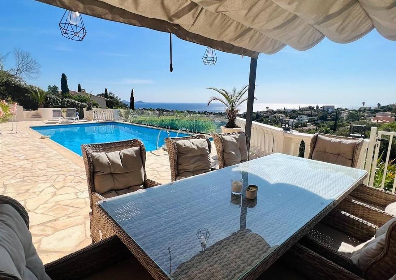 Villa für 8 Personen in Les Issambres mit Pool und weitem Meerblick in Roquebrune-sur-Argens, Mittelmeerküste (Frankreich)