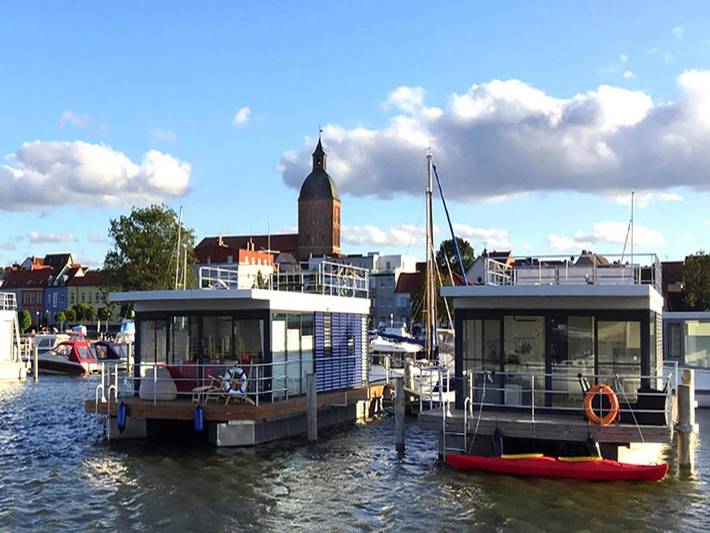 Hausboot für 3 Personen, mit Terrasse in Ribnitz-Damgarten