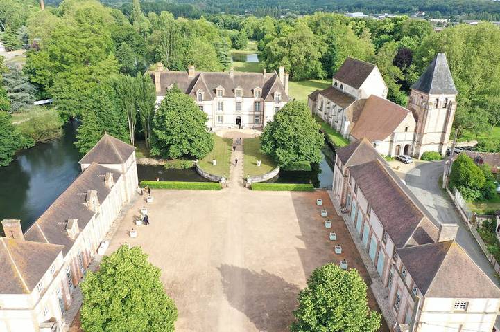 Gîte pour 2 personnes, avec Jardin à Saint-Lubin-des-Joncherets