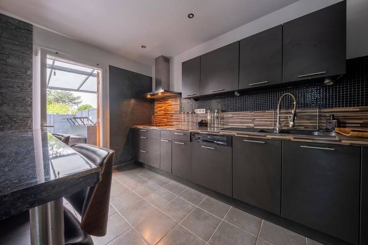 Location de vacances pour 7 personnes, avec jardin ainsi que piscine et terrasse à Toulouse - 3