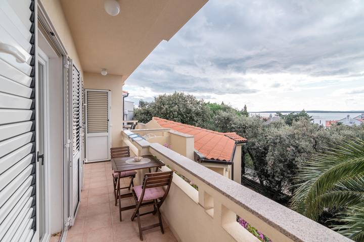 Ferienwohnung für 3 Personen, mit Balkon/Terrasse auf Pag