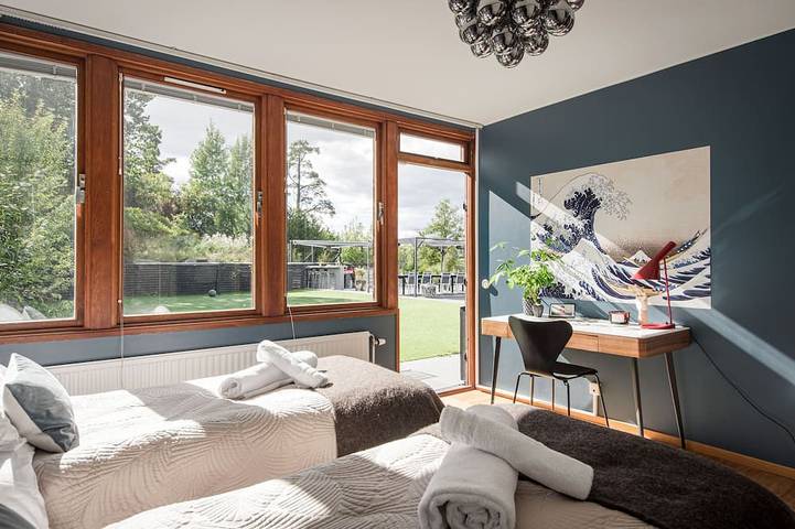 540 m 2 Luxus-Design-Haus am See mit Pools in Tyresö, Schwedische Ostsee