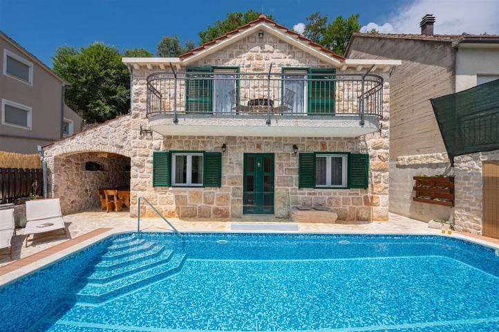 Ferienhaus für 8 Personen, mit Pool und Whirlpool sowie Terrasse, mit Haustier an der Makarska Riviera - 4