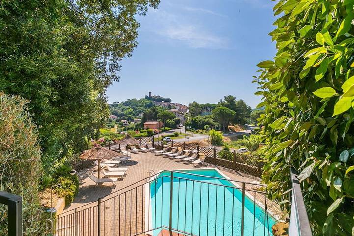 Ferienwohnung für 4 Personen, mit Pool und Garten - 1