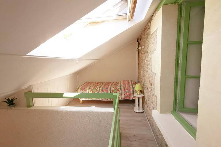 Gîte pour 7 personnes, avec terrasse à Descartes - 2