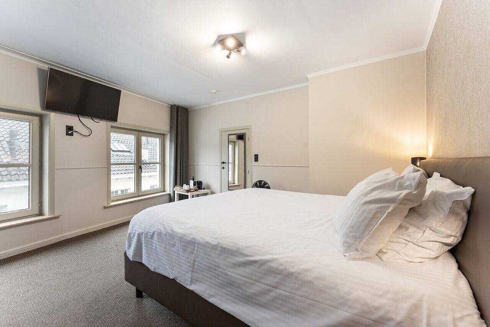 Contemporary Room in Bruges' Heart in Brügge, Westflandern