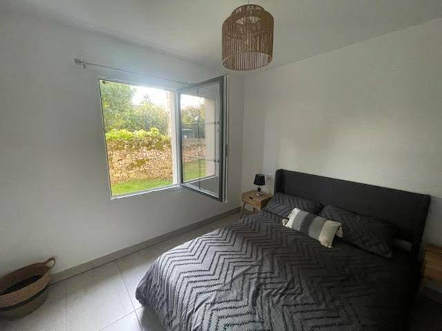 Three-Bedroom House in Saint-Gelais, Région de Niort