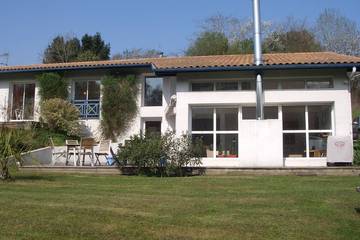 Gîte pour 8 personnes, avec jardin et terrasse dans Golf d'Arcangues