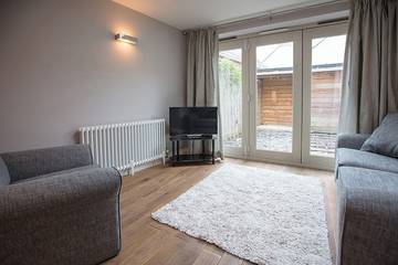 Log Cabin for 5 People in Lincoln, Lincolnshire, Photo 4