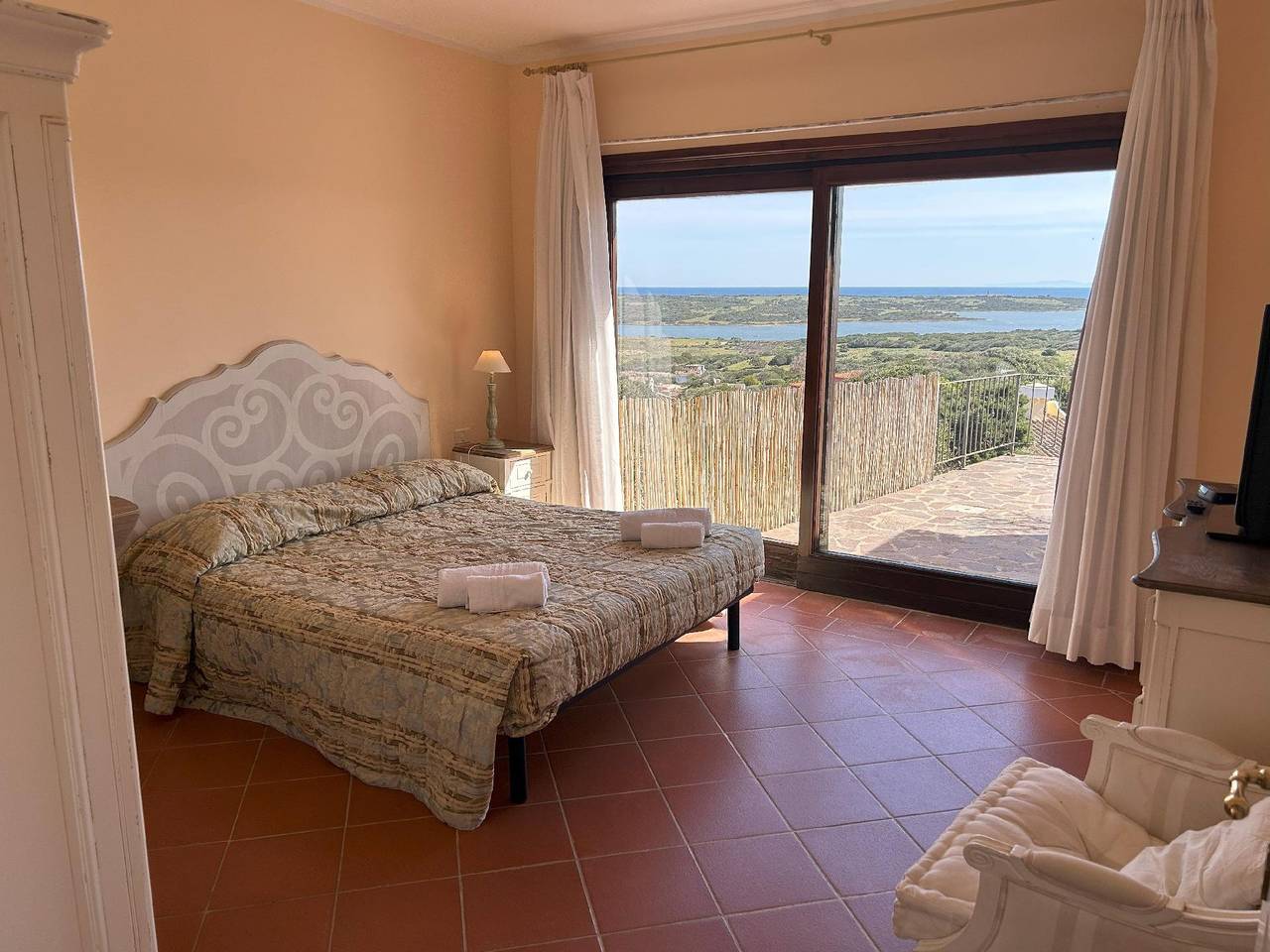 Villa Camilla in Stagno di Casaraccio, Punta De Su Turrione