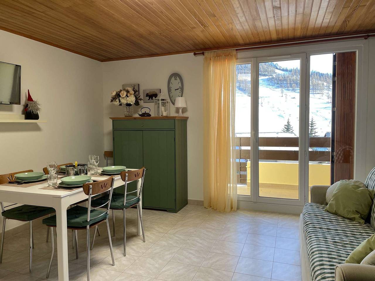 Appartement entier, Studio cosy à Montgenèvre pour 4 personnes avec parking privatif in Montgenèvre, Région de Briançon