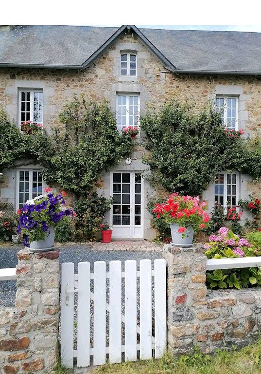 Gîte pour 4 personnes, avec jardin à Orval